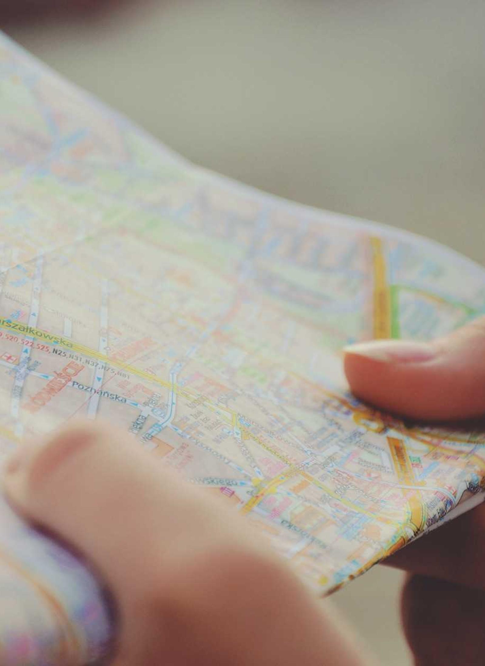 Ivory Garden - Botanik motifler, organik formlar ve doğal zarafet. (alternatif görünüm)